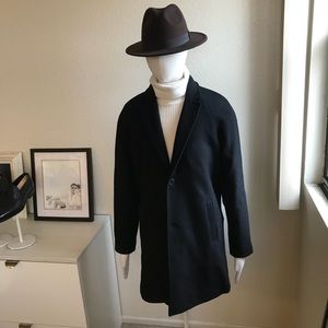 NWT Forever21 men’s black top coat in size medium